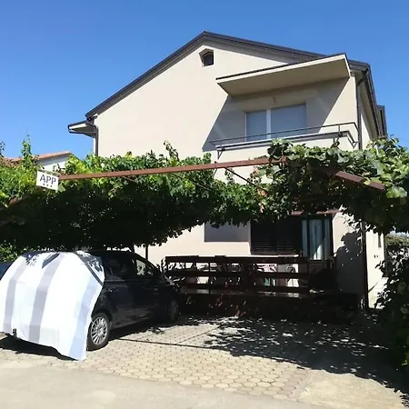 Apartment Runko *